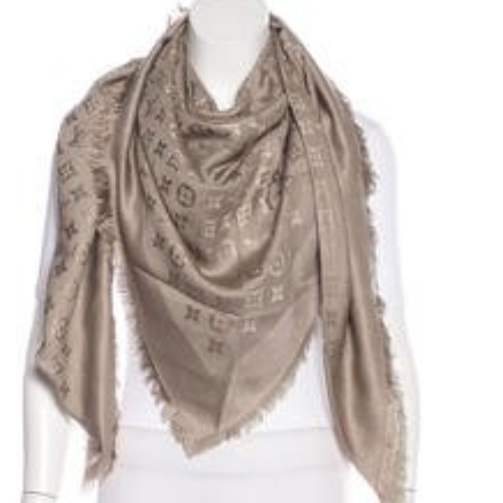 Louis Vuitton shawl